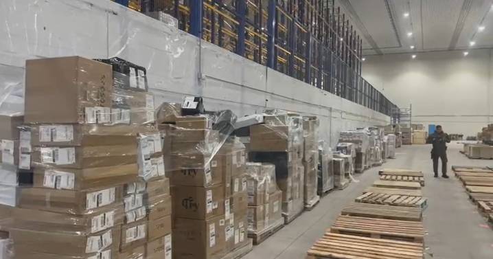 Recuperan camión con artículos tecnológicos avaluados en más de $250 millones en Lo Espejo: un delincuente fue detenido