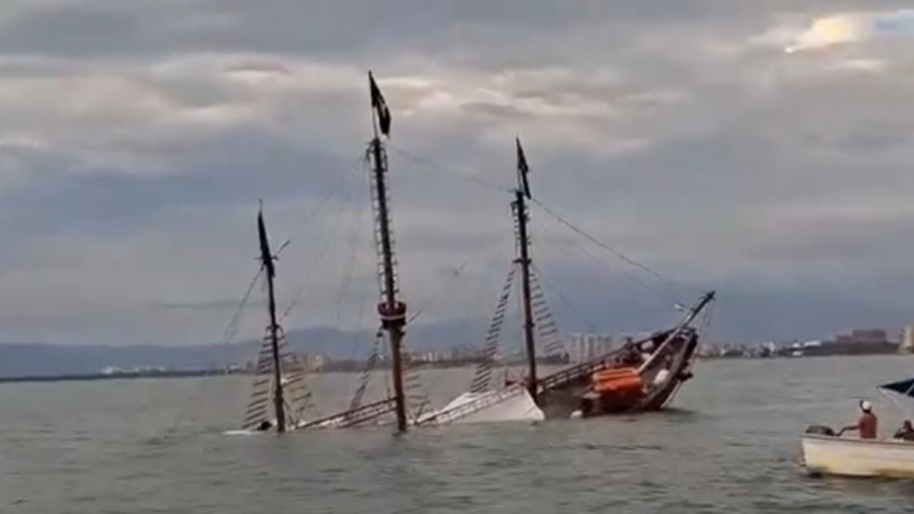 Se hunde la Marigalante, famosa embarcación de Puerto Vallarta