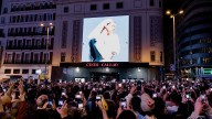 Rosalía desata la locura en el centro de Madrid al presentar su nuevo álbum 'Lux'