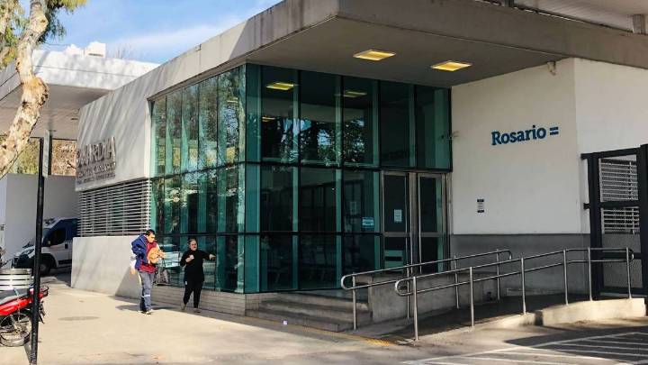 Investigan la muerte de un hombre golpeado que tuvo convulsiones en el Hospital Carrasco