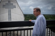 Edmundo González: Los dos primeros santos recuerda que la grandeza de un país se mide por su capacidad de servir