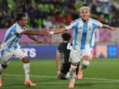Argentina, a octavos del Mundial Sub 20: dio otra muestra de su poderío ofensivo y, pese al blooper de su arquero, goleó a Australia