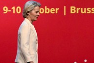 Von der Leyen supera dos mociones de censura de la izquierda y ultraderecha parlamentarias