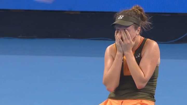 Linda Noskova Reduced to Tears After Stunning Jessica Pegula at China Open Linda Noskova battled bravely, saving match points to stun Jessica Pegula at the China Open, breaking down in tears afterward