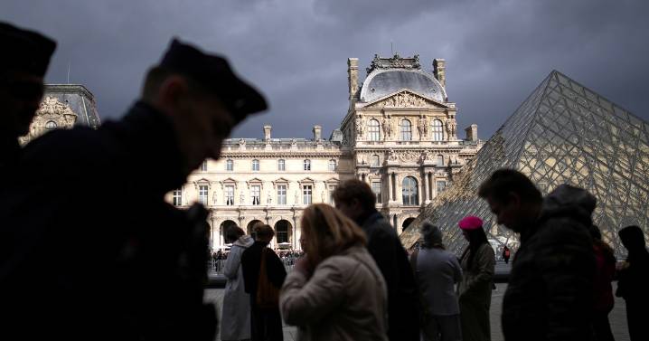 Paris police acknowledge major gaps in Louvre's defenses after jewel theft