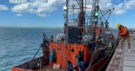 Después de 10 años vuelve a operar un barco merlucero en Puerto San Julián