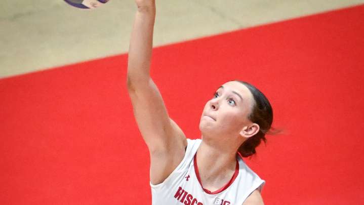 Addy Horner shines, other takeaways from Badgers' sweep…