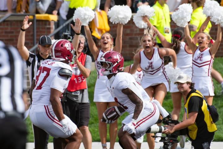 College football winners and losers: Alabama is stacking victories