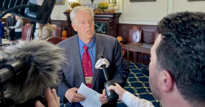 Executive councilors hold up millions of dollars in contracts to protest Ayotte