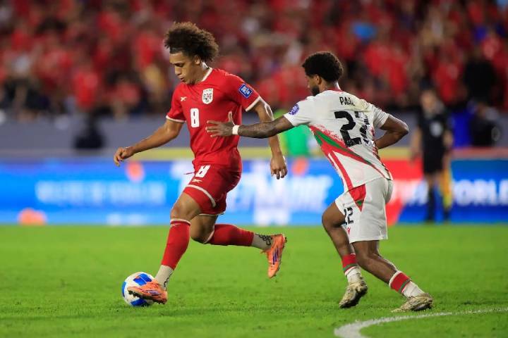 1-1. Ismael Díaz salva los muebles