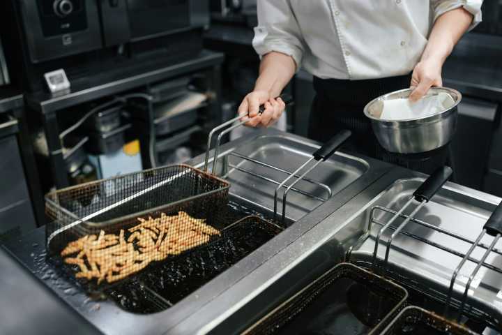 Las 7 mejores freidoras profesionales para abrir un restaurante en 2025