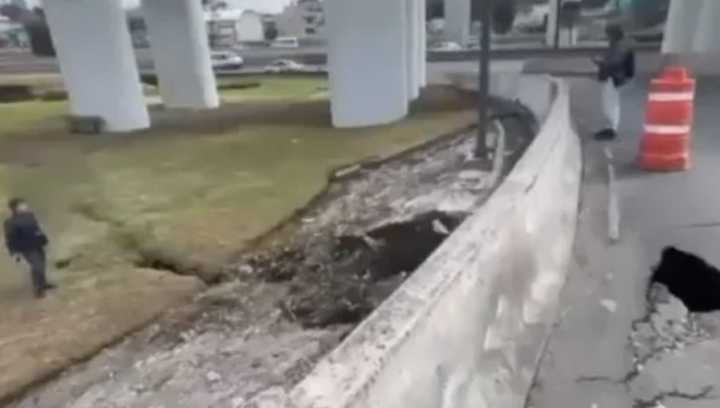 Se forma un socavón en la zona del Puente de la Concordia de Iztapalapa (Video)