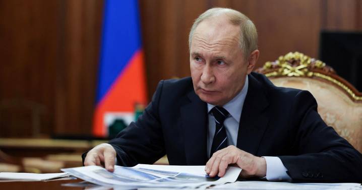 Russian newspaper chief plunges 70 feet to death from window