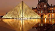 Robo en el Louvre: vaciaron la sala de las joyas de la Corona y escaparon en moto