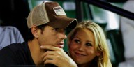 Anna Kournikova Makes Long-Awaited Return to Social Media While Pregnant in an Ultra