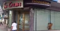 ¿Sabe usted uno de los establecimientos míticos de Carballiño, la Cafetería La Creme, cierra la persiana por jubilación?