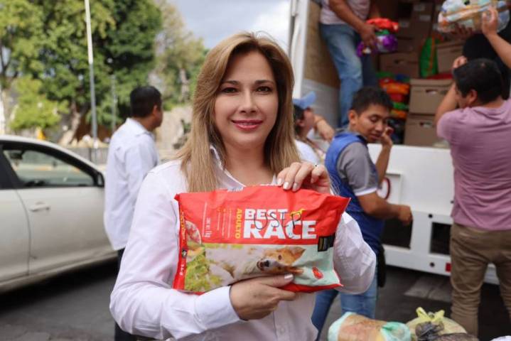 Envía SEDIF cinco camiones más con ayuda humanitaria durante fin semana