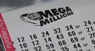 Mega Millions del viernes 10/10/2025: números ganadores y resultados del jackpot de $575 millones en EE.UU.