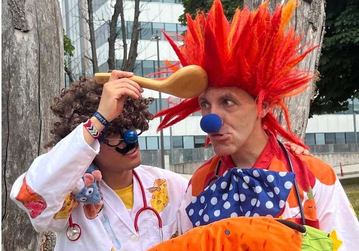 El 'Doctor Zanahorio', 20 años dedicado a los niños hospitalizados