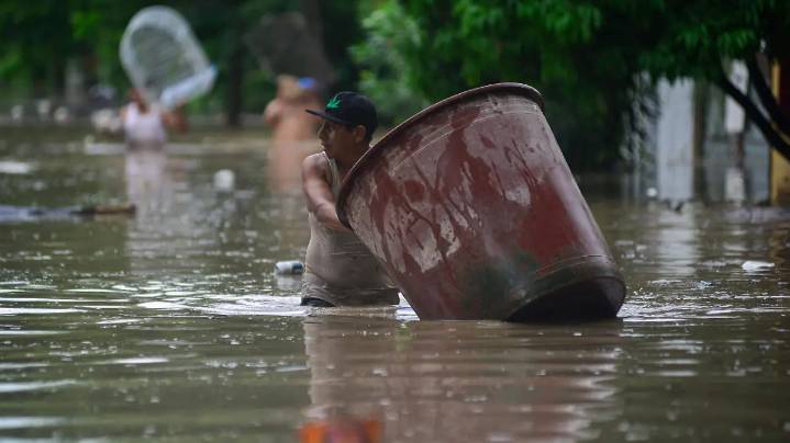 Número de muertos por lluvias sube a 64 en el país y hay 65 personas no localizadas