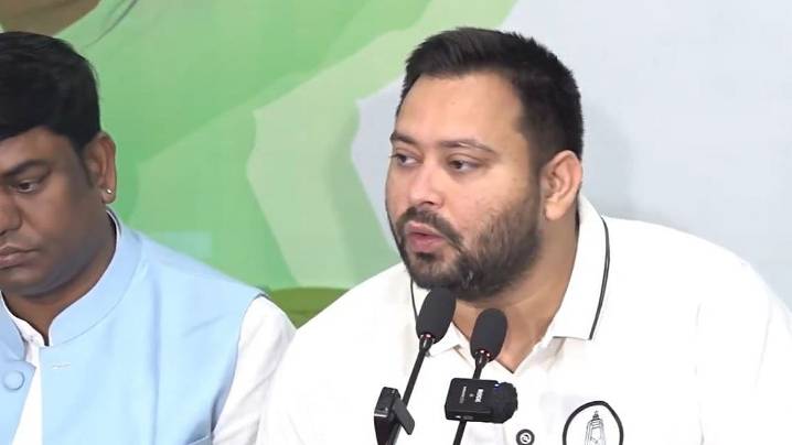 Bihar Elections  2025: Tejashwi Yadav Promises Double Allowances, ₹50 Lakh Insurance For Panchayat Leaders Ahead Of Polls