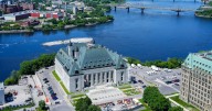 Quebec man convicted of four murders in 1994 may not have had fair trial, Crown says