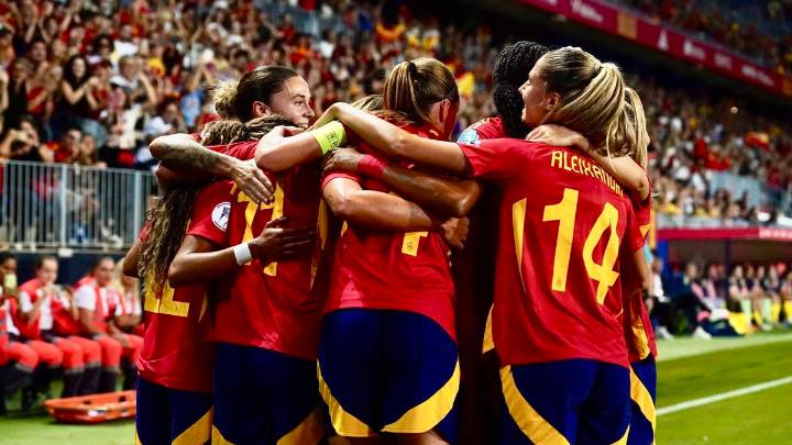 La 'nueva' España golea y acaricia la final de la Liga de Naciones (4