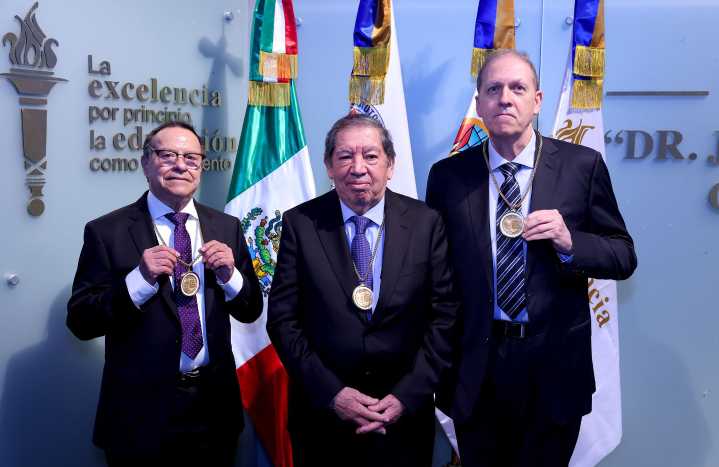 La UANL entrega la Medalla 'Dr. José Eleuterio González' 2025