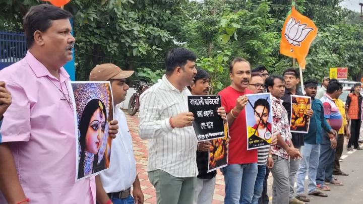 BJP Protests Bangladeshi Actress's Presence At Durgapur Carnival, Calls It An Insult To Goddess Durga