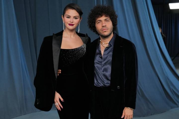 Benny Blanco celebra su primer mes de casado con Selena Gomez con una tierna foto