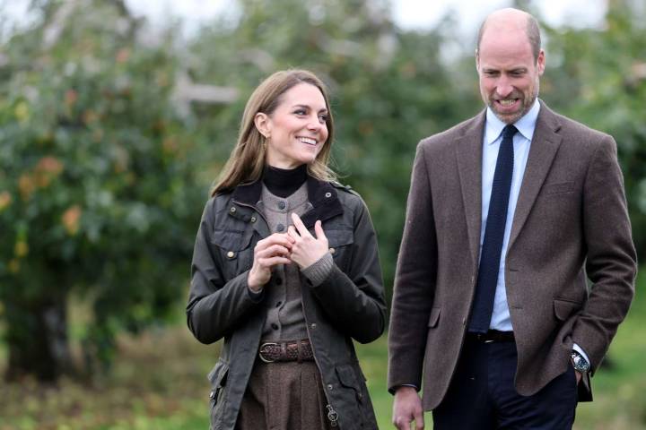 Kate Middleton Wore a Cardigan, Midi Skirt, and Boots