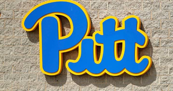 Pitt football | Freshman QB leads Panthers to convincing win over Boston College