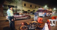Sujeto es atacado a balazos afuera de centro comercial en pleno Cercado de Lima Delincuentes a bordo de una motocicleta dispararon contra sujeto en plena avenida Garcilaso de la Vega.