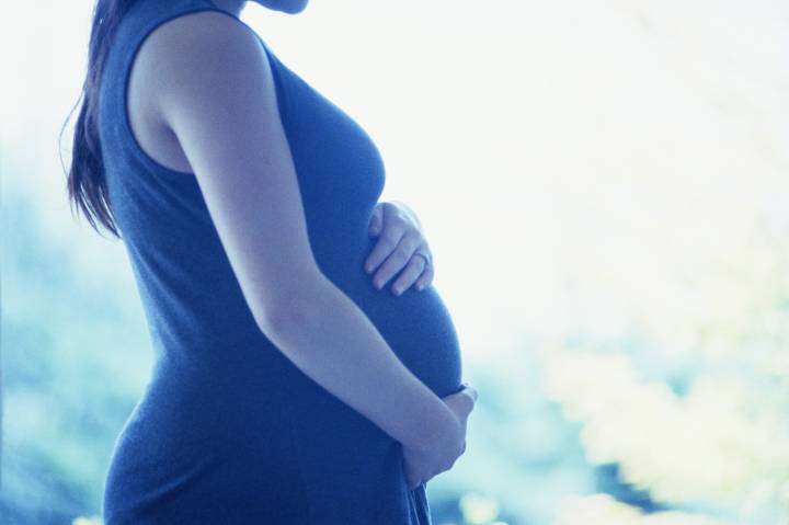 Dear Abby: Why does young, single sister think she’s got a say in what we name our baby?
