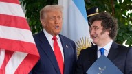 Argentina firma acuerdo por 20 mil millones de dólares con EE. UU. para estabilizar su economía
