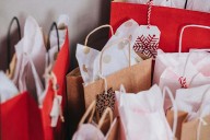 Holiday shoppers get head start in October to score deals ahead of season, survey finds
