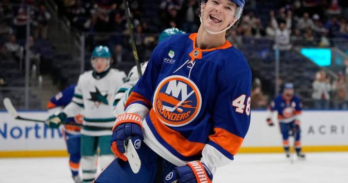 Islanders beat Sharks 4-3 for third straight win