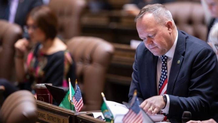 ‘Time is money’: Sen. Boehnke slams Olympia’s slow permits, calls for manufacturing revival