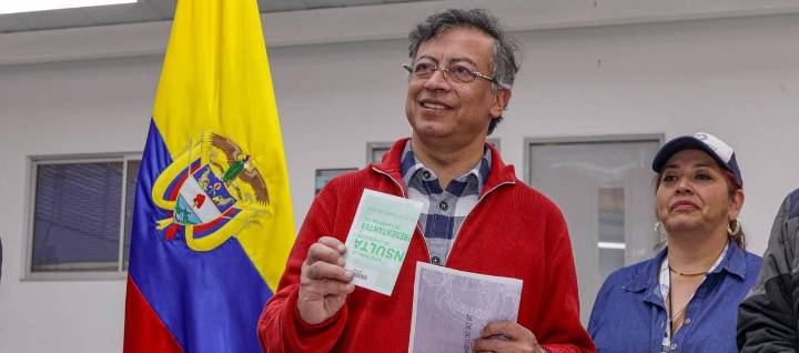 Petro califica de "desastre" la labor de Registraduría en consulta del Pacto Histórico