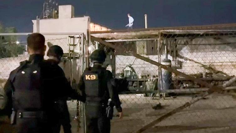 Salvan policías a hombre en Villa Juárez; pretendía hacerse daño