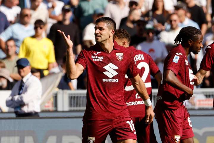 3-3. El Lazio amarga a Simeone en un partido de locura