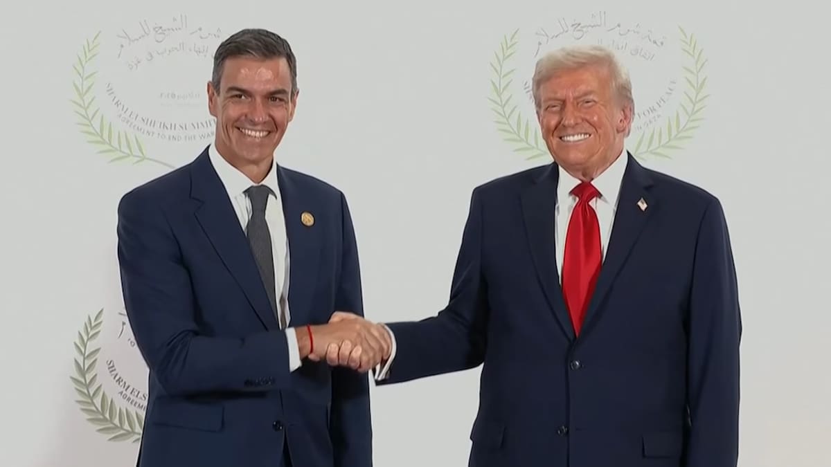 Así ha sido el saludo entre Trump y Sánchez en Egipto antes del acto para la firma de paz en Gaza