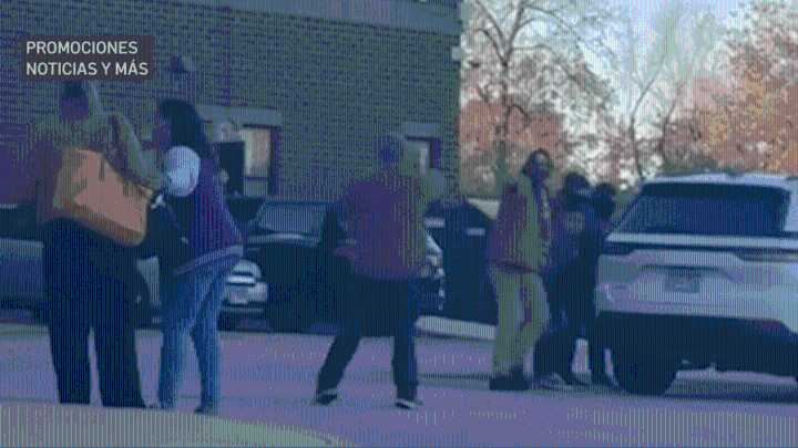 Federal agents chase, arrest suspect inside Gurnee school