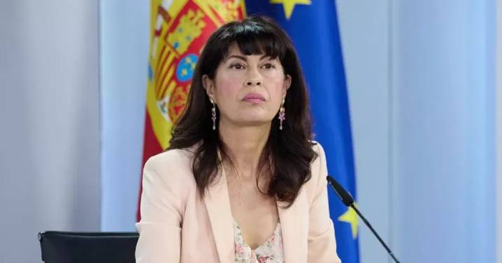 Las Cortes de Castilla y León piden el cese de la ministra de Igualdad por los fallos en las pulseras antimaltrato