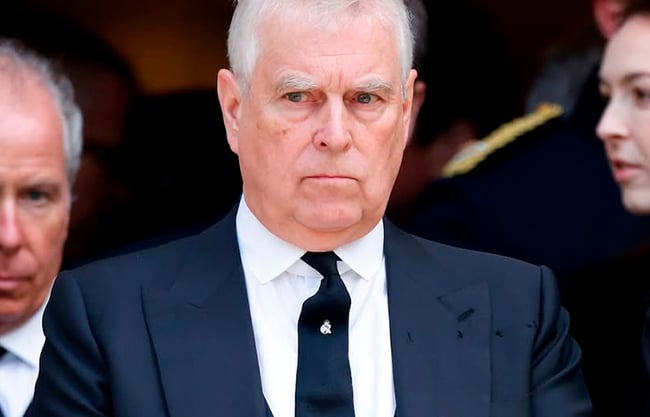 Príncipe Andrés renunciará a todos sus títulos reales para no ‘distraer’ a la familia real británica