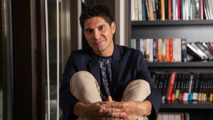 Paco Cerdà, Premio Nacional de Narrativa por su obra 'Presentes' sobre el traslado de restos de Primo de Rivera