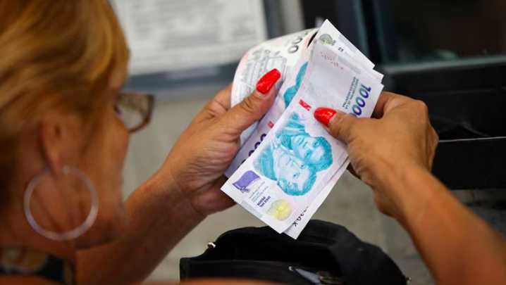 Jubilados: cómo funcionan los nuevos descuentos en compras y cuentas bancarias