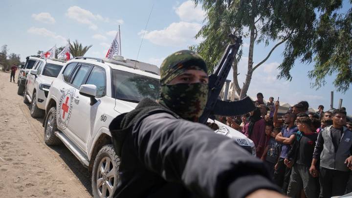 UK sees lessons from Northern Ireland that could aid the fragile Gaza ceasefire process