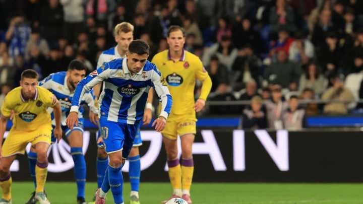 Yeremay, de penalti, evita en el descuento la victoria del Valladolid en Riazor