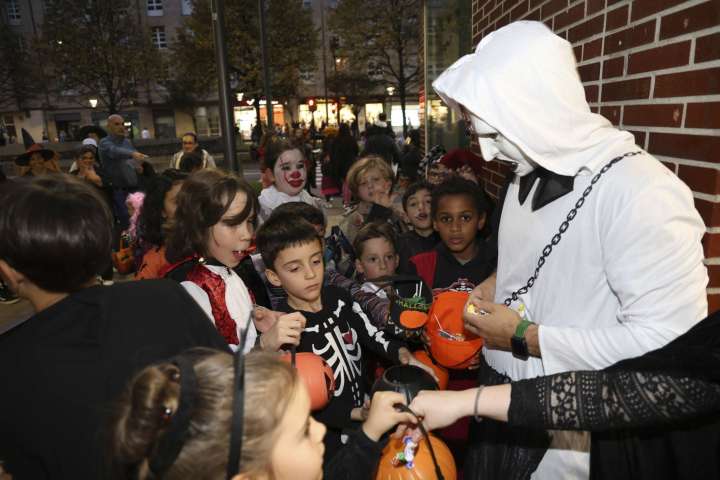 Gijón se rinde al hechizo de Halloween